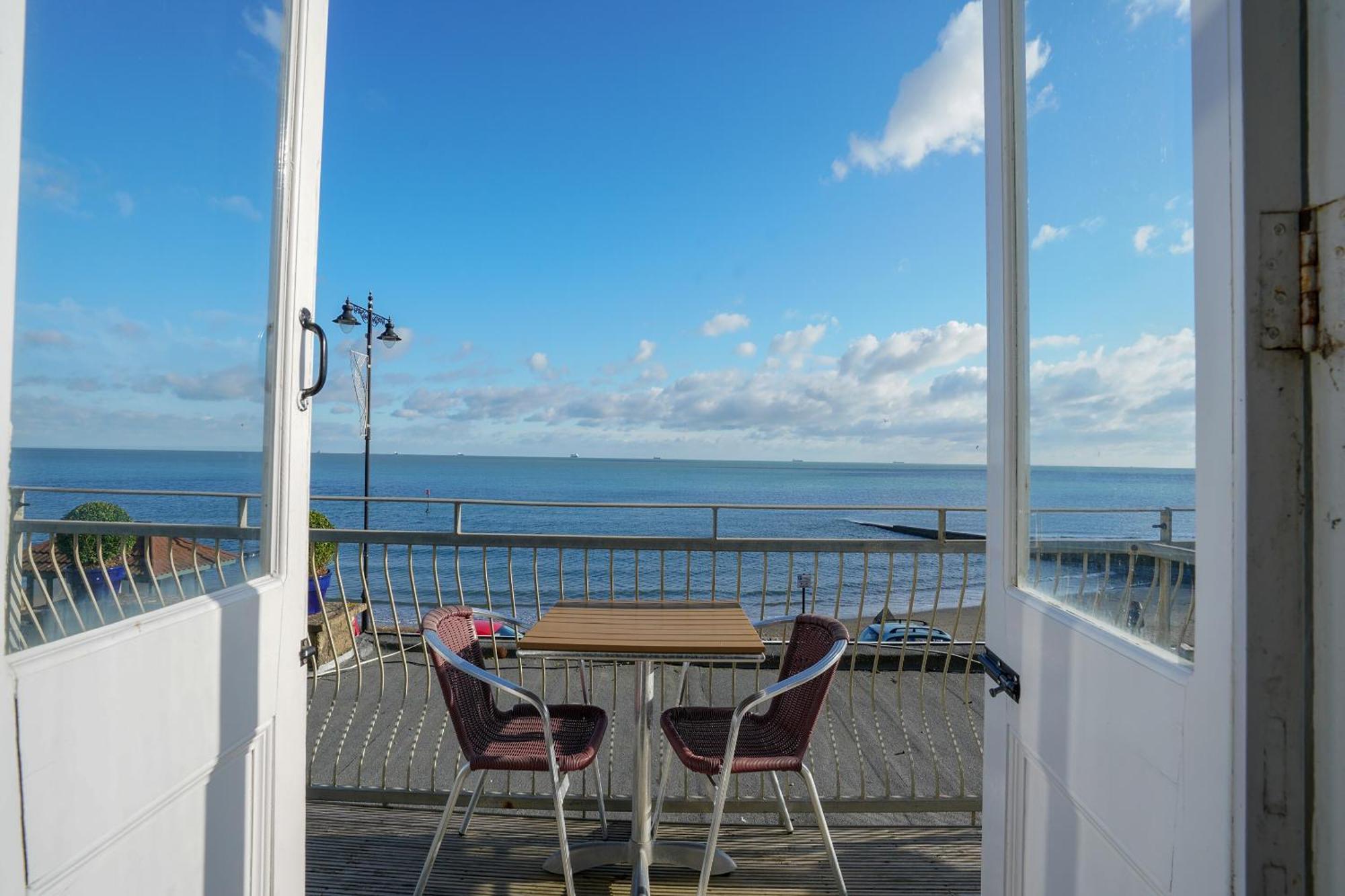 Oyo Shanklin Beach Hotel المظهر الخارجي الصورة